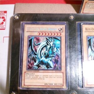 Blue-Eyes White Dragon!! 4 Authentic cards of its prime! Collectors 🏆cards
